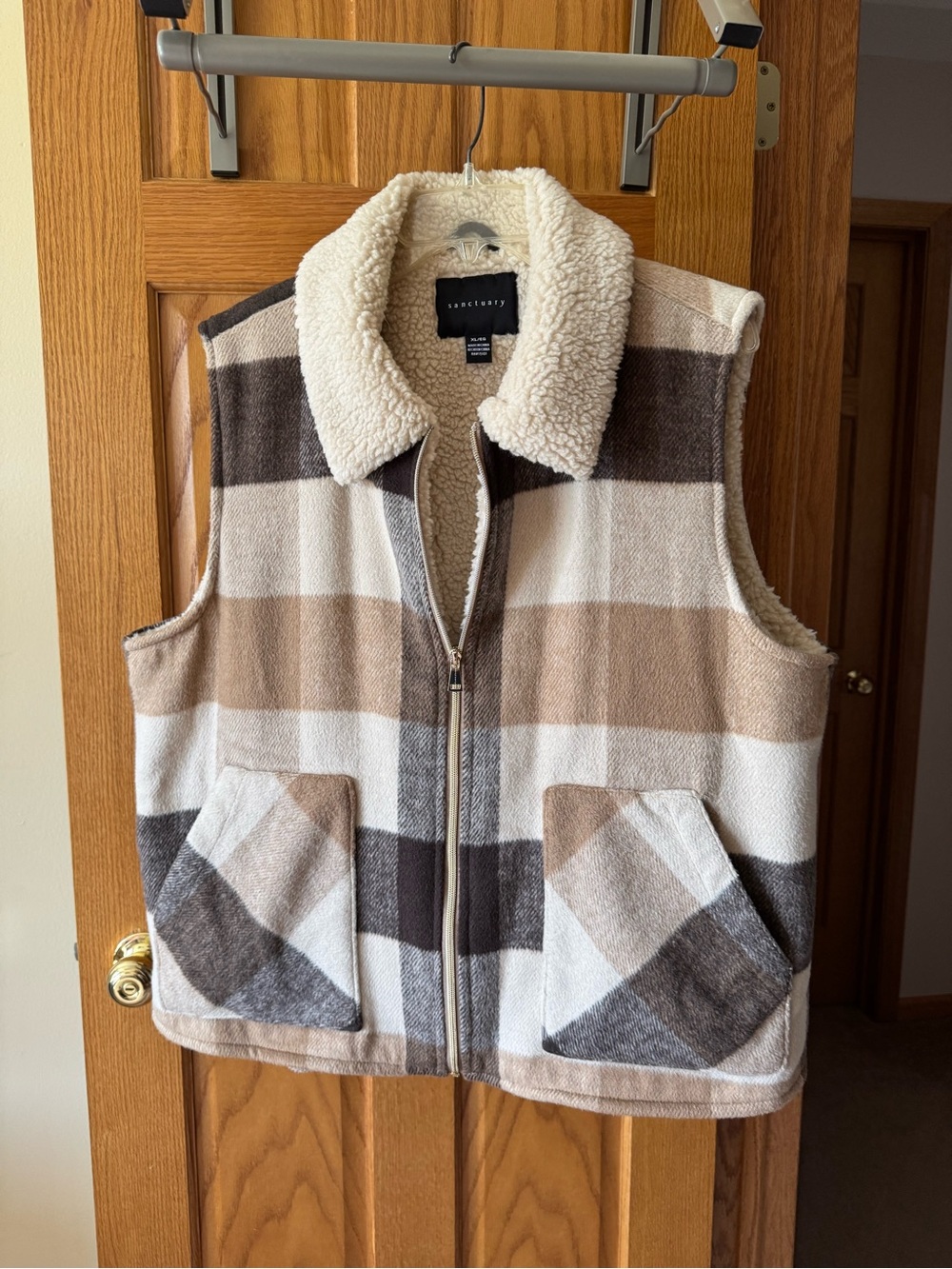 Sanctuary Women's Sherpa-Lined Plaid Zip Vest - Cream & Brown